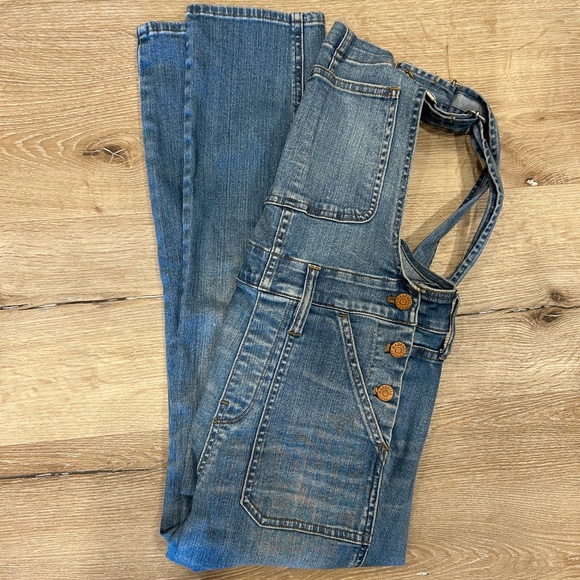 Madewell Skinny Crop Denim Overalls in Hewitt Wash in size small/s - Picture 3 of 5